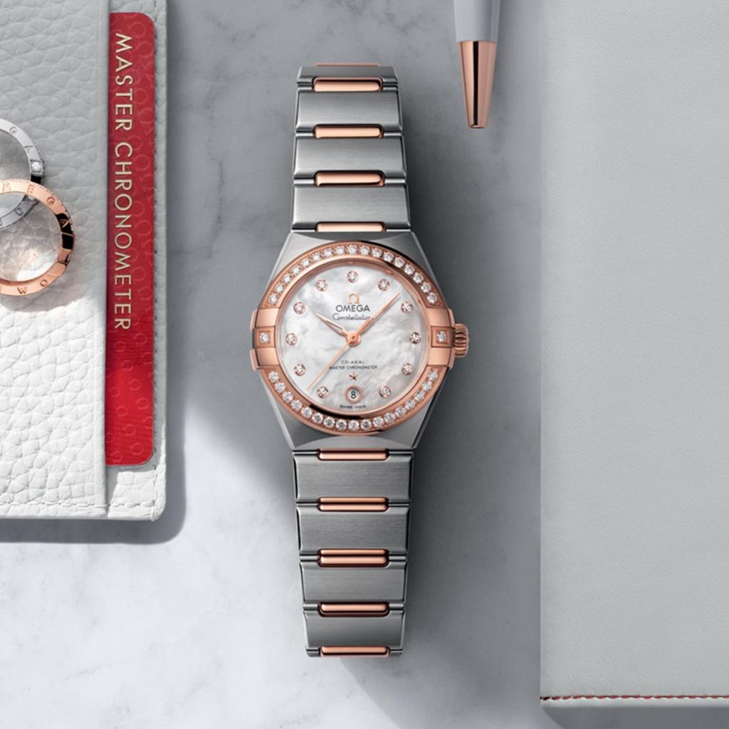 The female fake watch has a white dial.